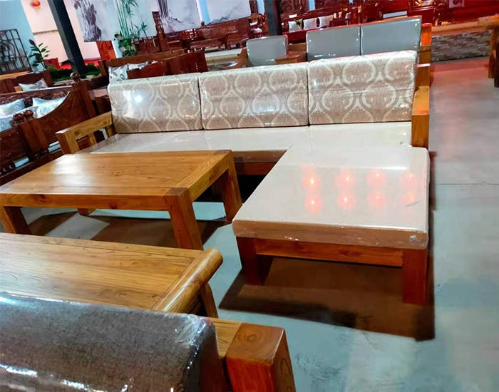 仿古實(shí)木沙發(fā)